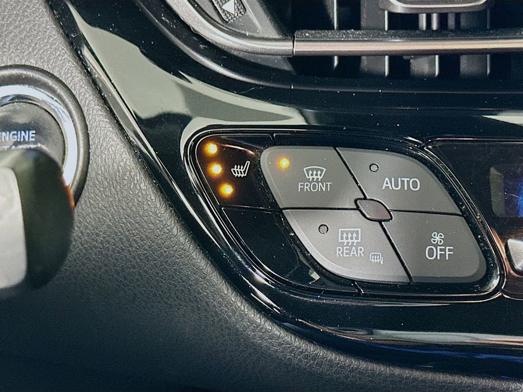 Used 2019 Toyota C-HR Limited image 28