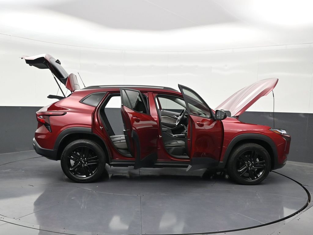 Used 2024 Chevrolet Trax ACTIV FWD image 32
