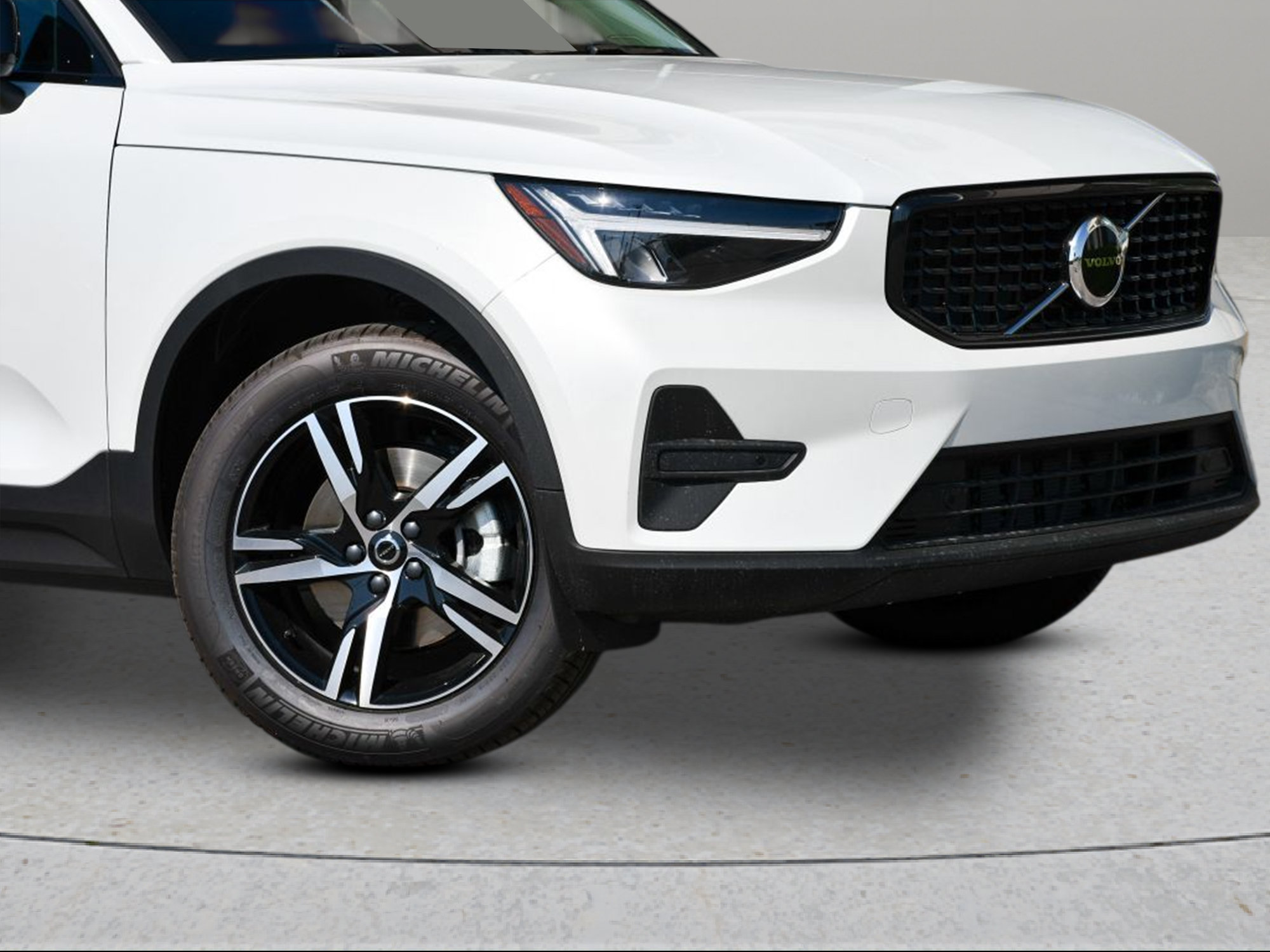 Used 2026 Volvo XC40 B5 Core w/ Protection Package Premier AWD/4WD image 10