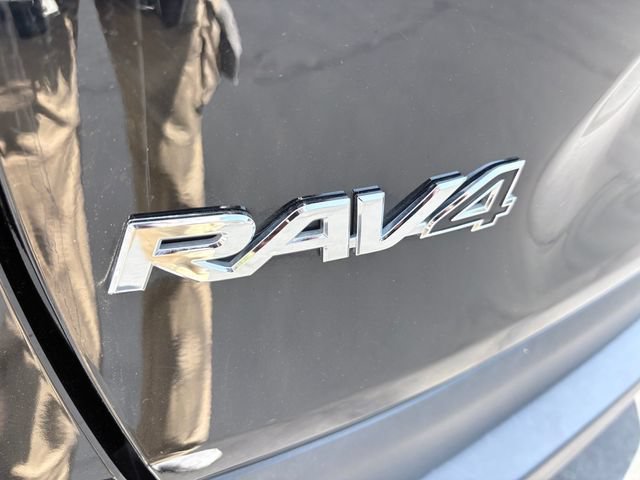 Used 2023 Toyota RAV4 LE AWD/4WD image 25
