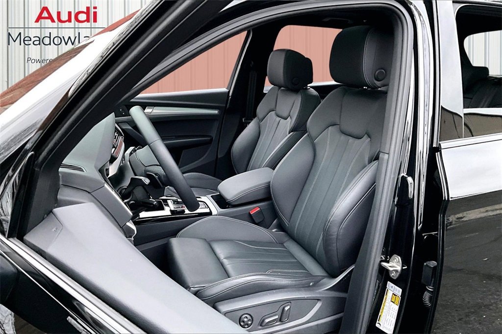 Used 2025 Audi Q5 2.0T Premium w/ Convenience Plus Package image 21