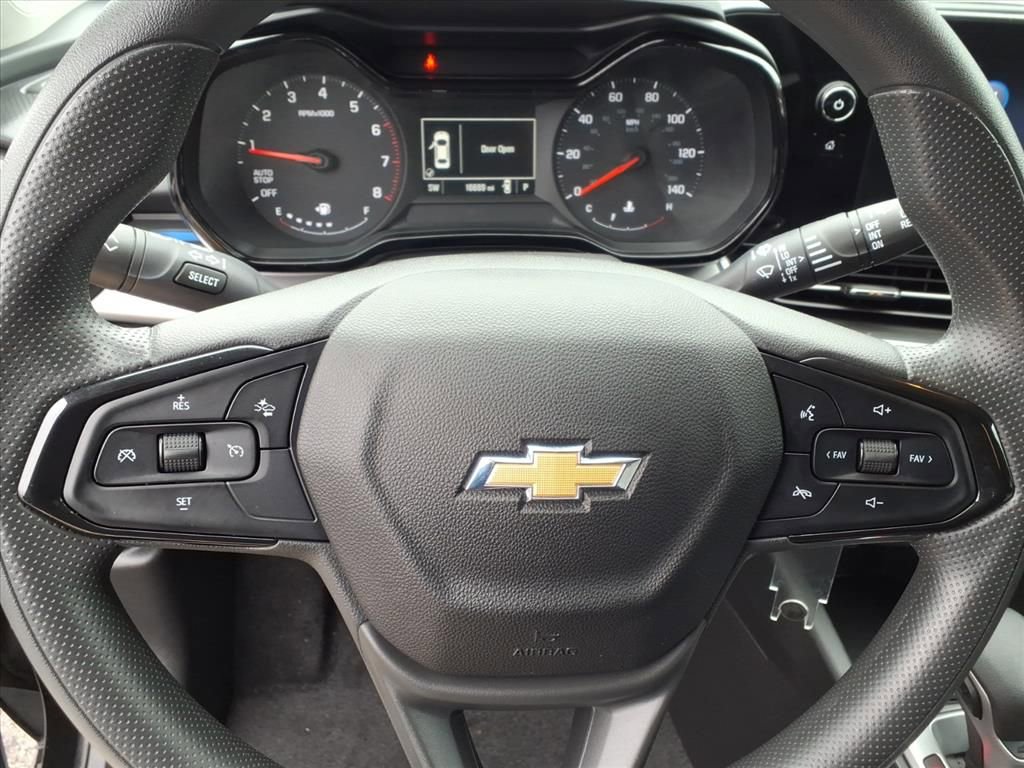 Used 2024 Chevrolet Trax LS image 30