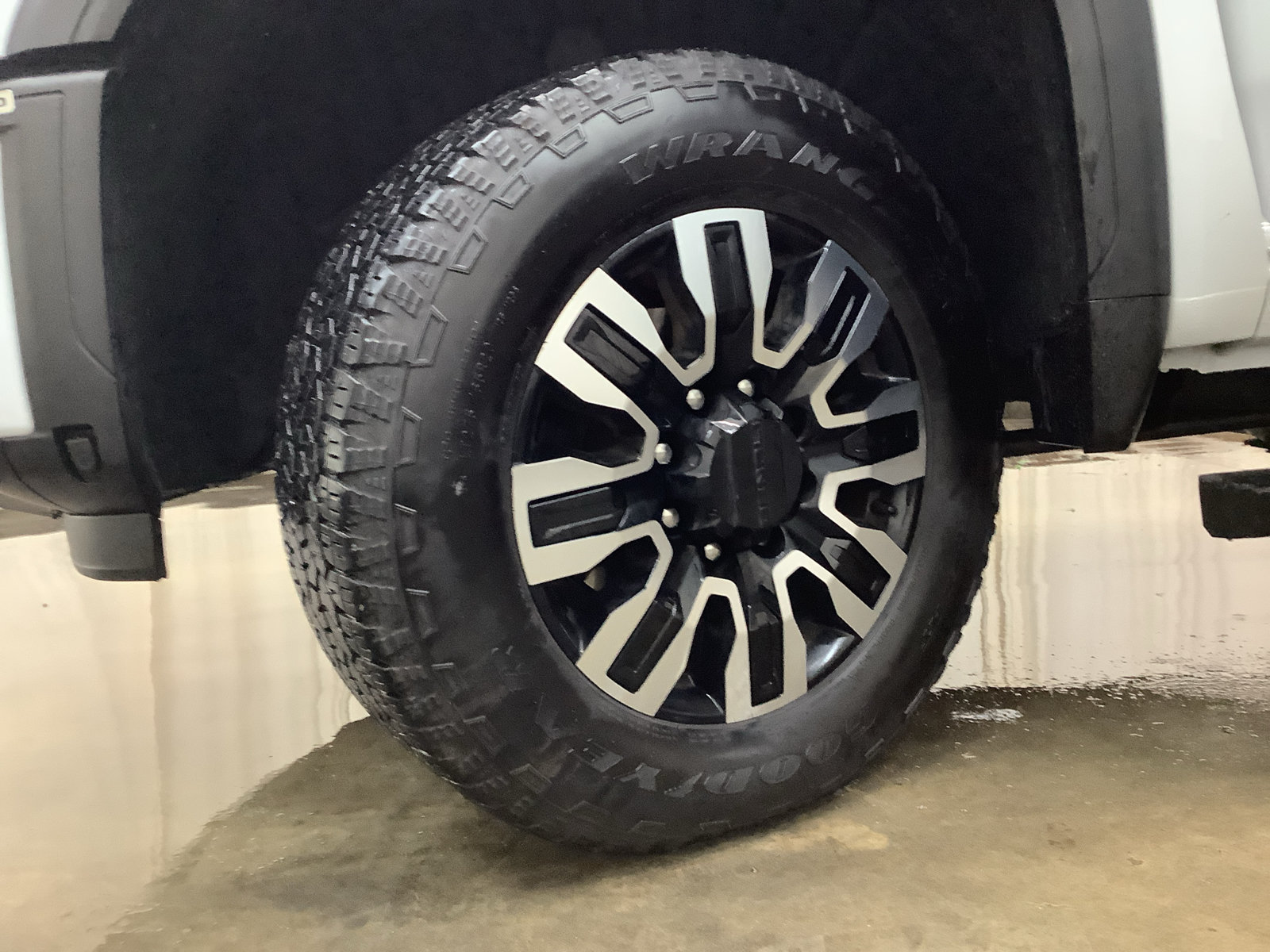 Used 2026 GMC Sierra 2500 Denali Ultimate AWD/4WD image 27