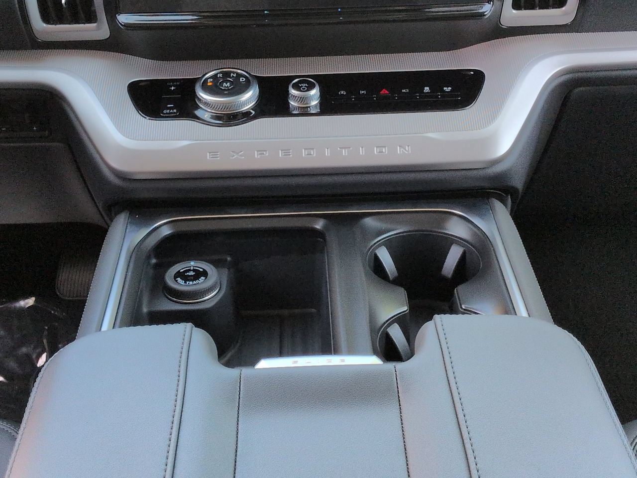 New 2026 Ford Expedition Max Active RWD image 19