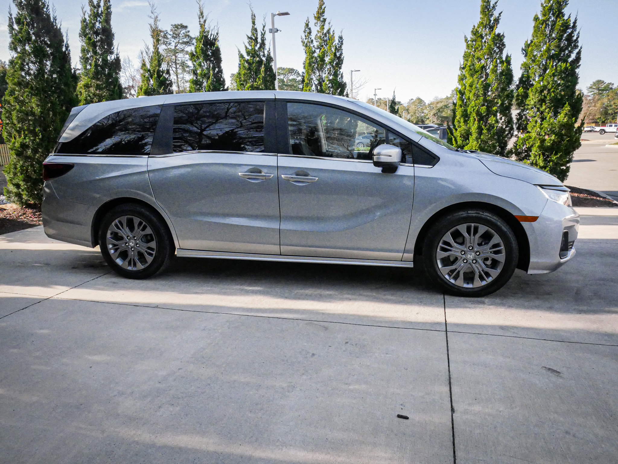 Certified 2025 Honda Odyssey Touring image 11