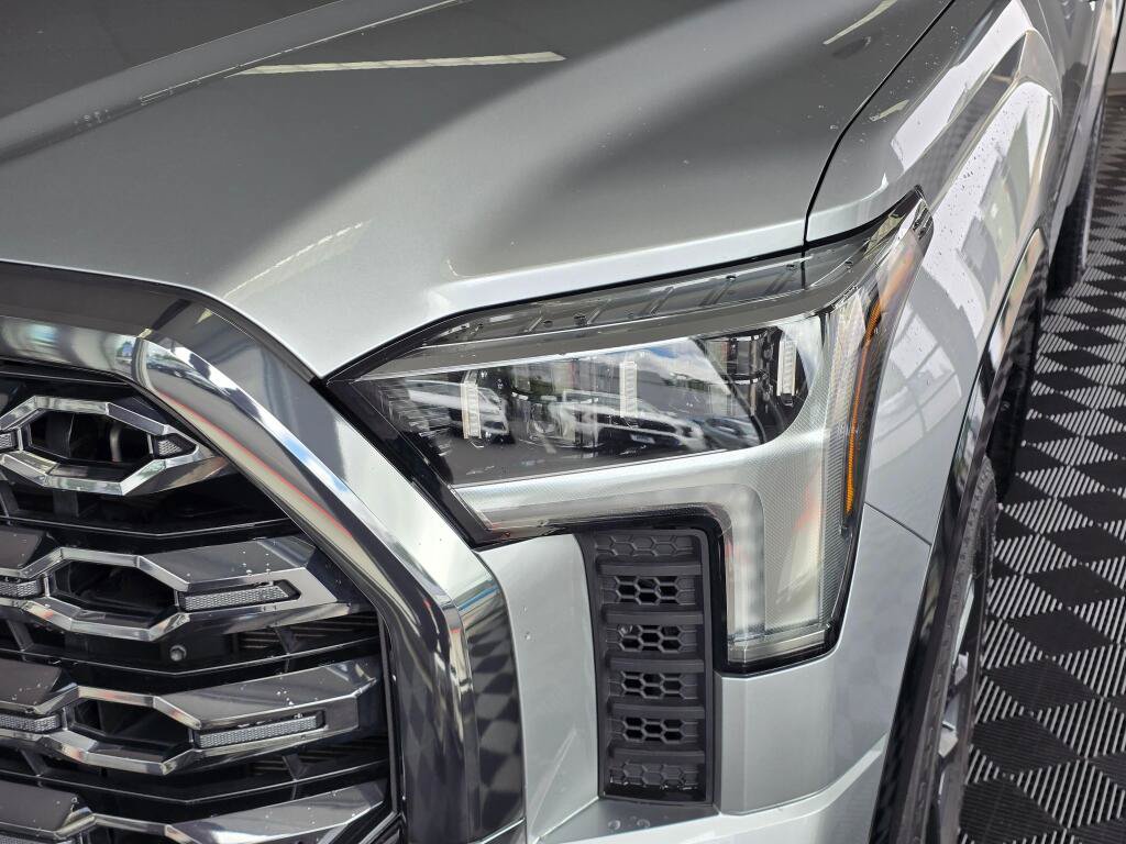 Used 2023 Toyota Tundra Platinum AWD/4WD image 9