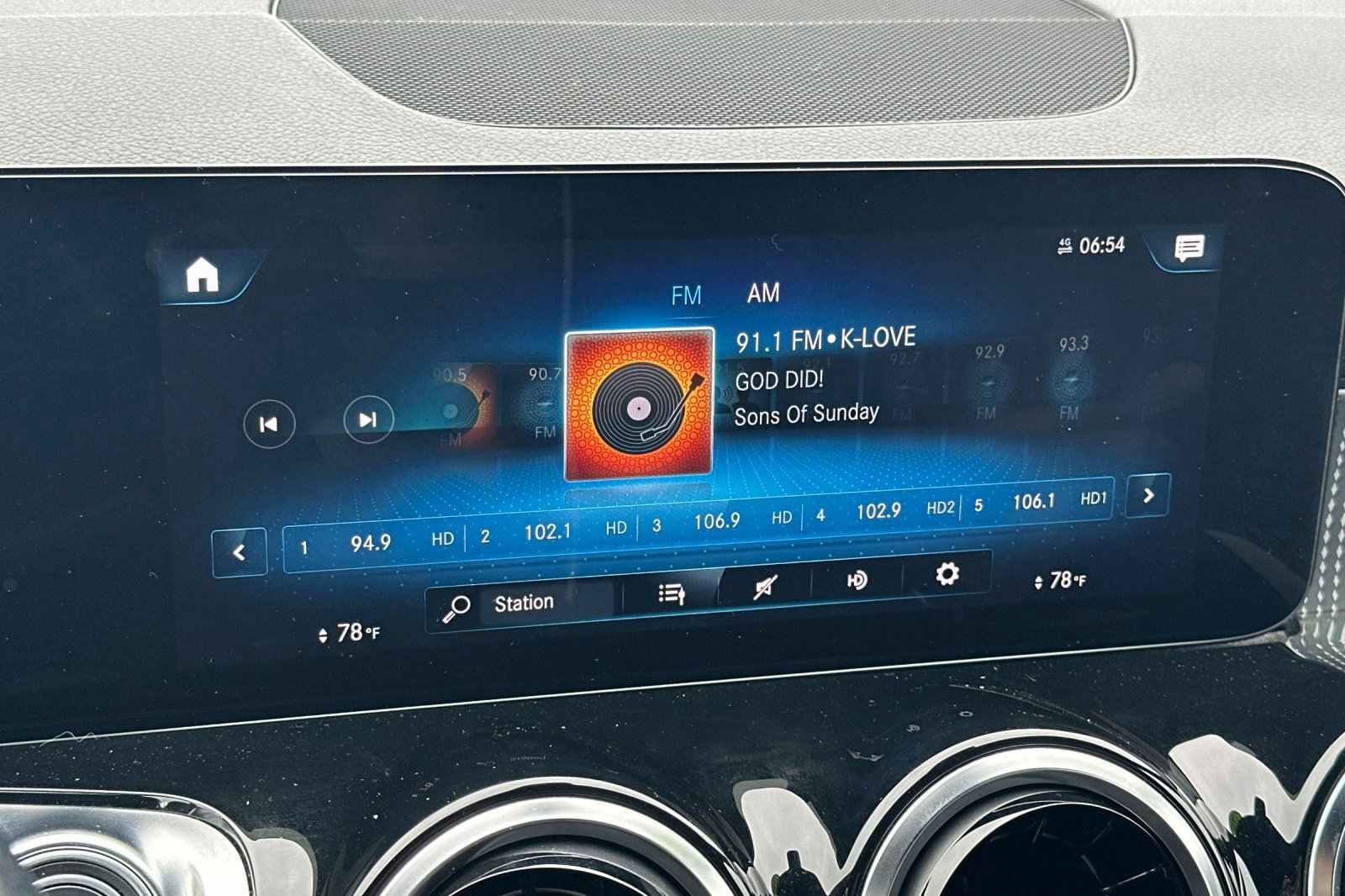 Used 2023 Mercedes-Benz GLB 250 4MATIC image 18