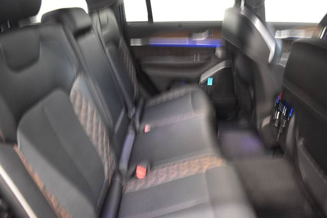 Used 2023 Jeep Grand Cherokee Summit w/ Advanced Protech Group IV AWD/4WD image 17