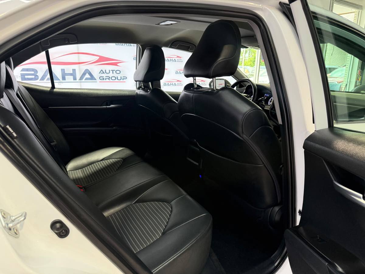 Used 2023 Toyota Camry SE FWD image 10