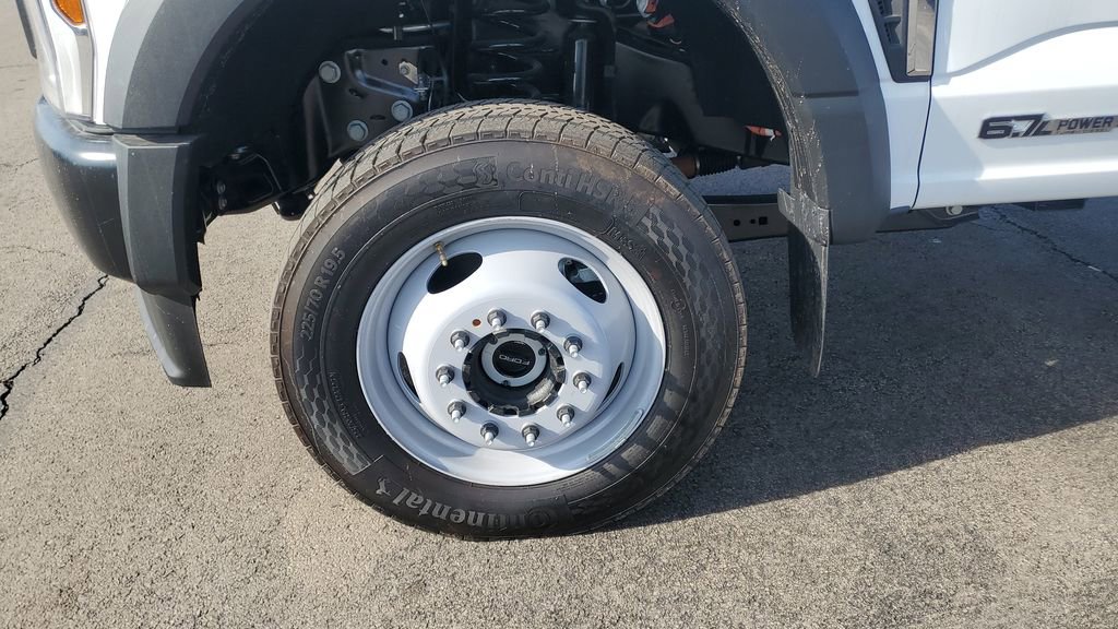 New 2026 Ford F550 4x4 Regular Cab Super Duty image 13