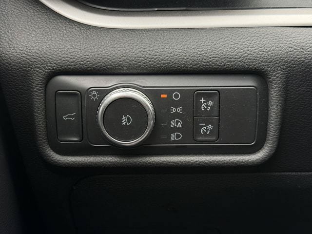 Used 2020 Ford Explorer XLT w/ Equipment Group 202A RWD image 21
