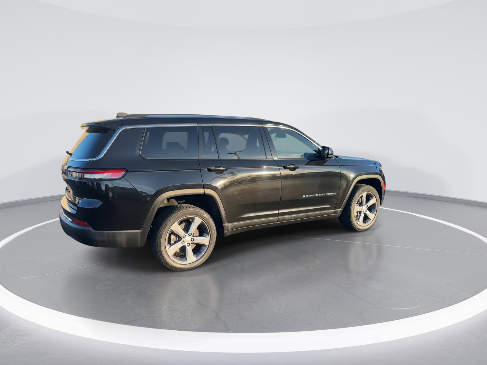 Used 2021 Jeep Grand Cherokee L Limited image 9