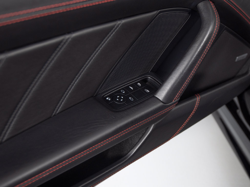 Certified 2022 Porsche 911 Turbo S AWD/4WD image 21