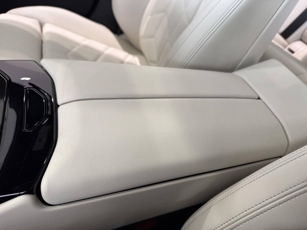 New 2026 BMW 550e xDrive AWD/4WD image 33