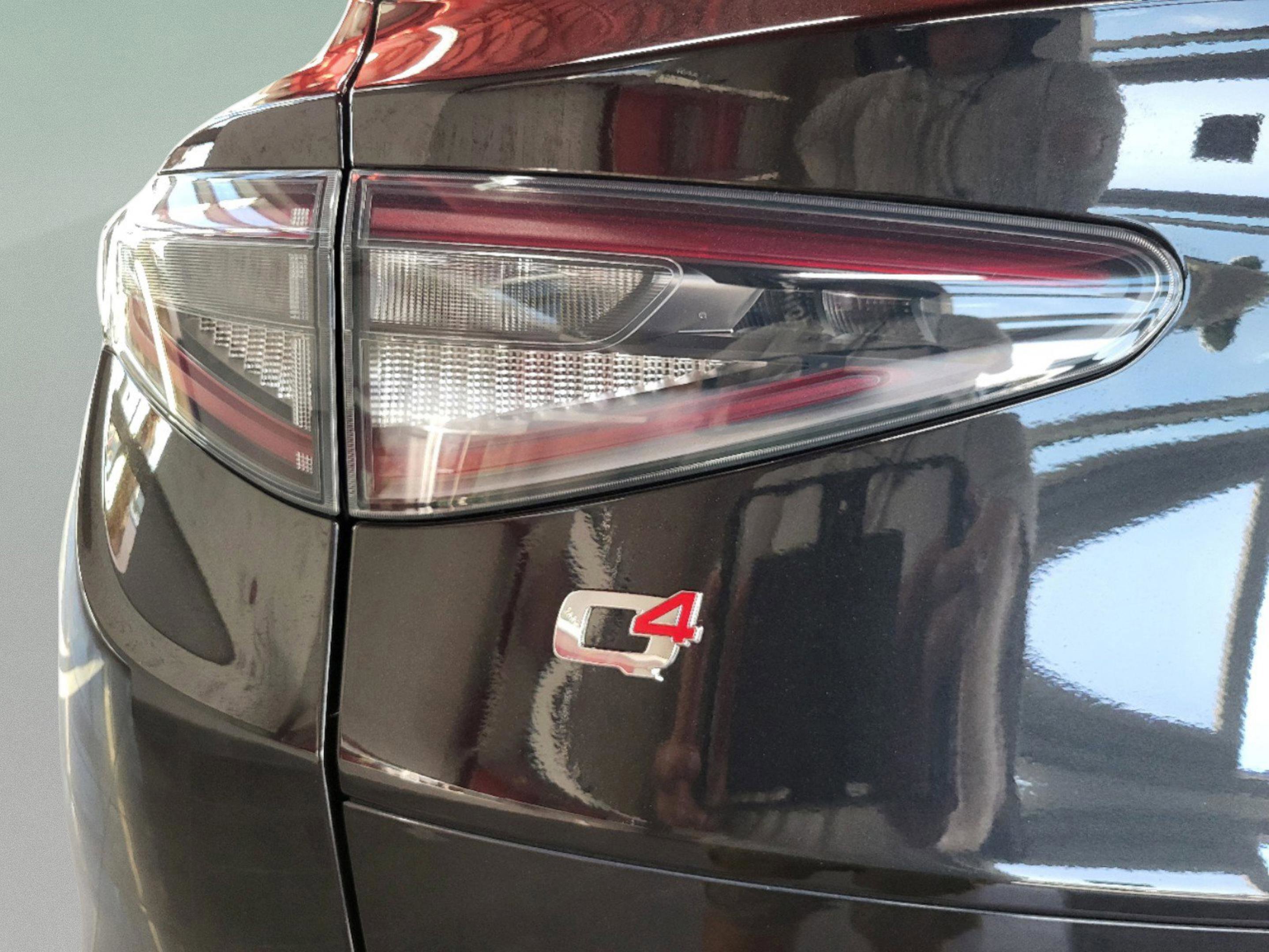 New 2025 Alfa Romeo Stelvio Sprint AWD/4WD image 61