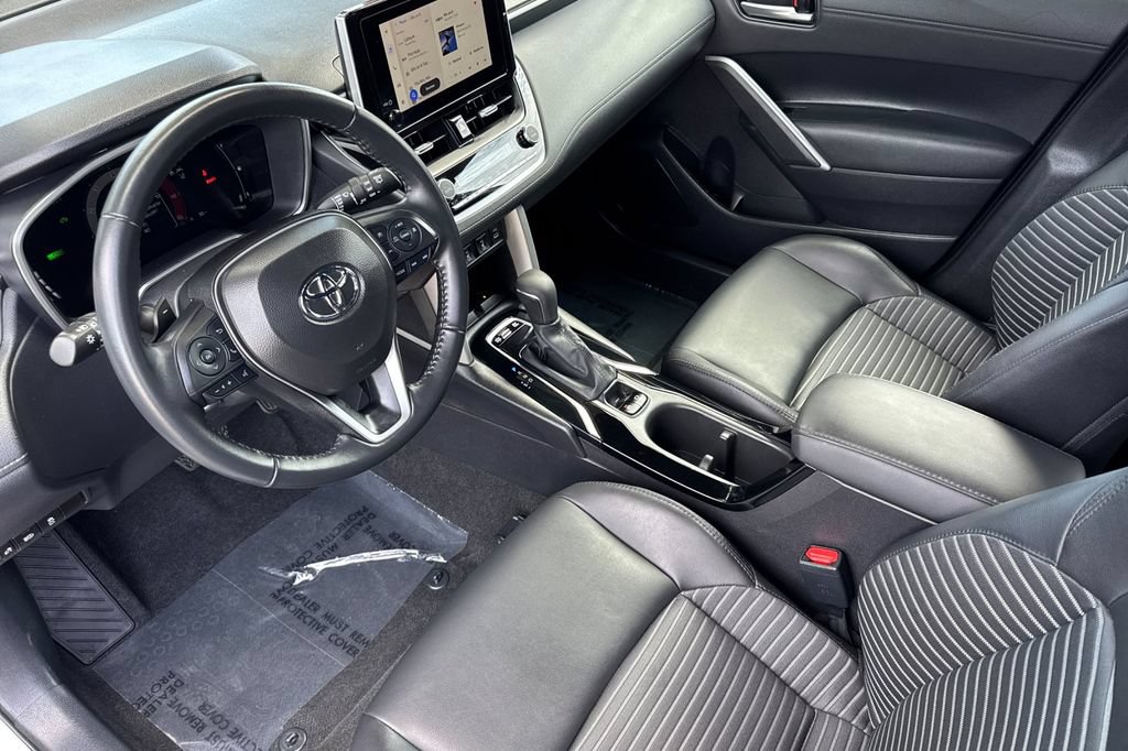 Certified 2024 Toyota Corolla Cross AWD Hybrid w/ Convenience Package image 9
