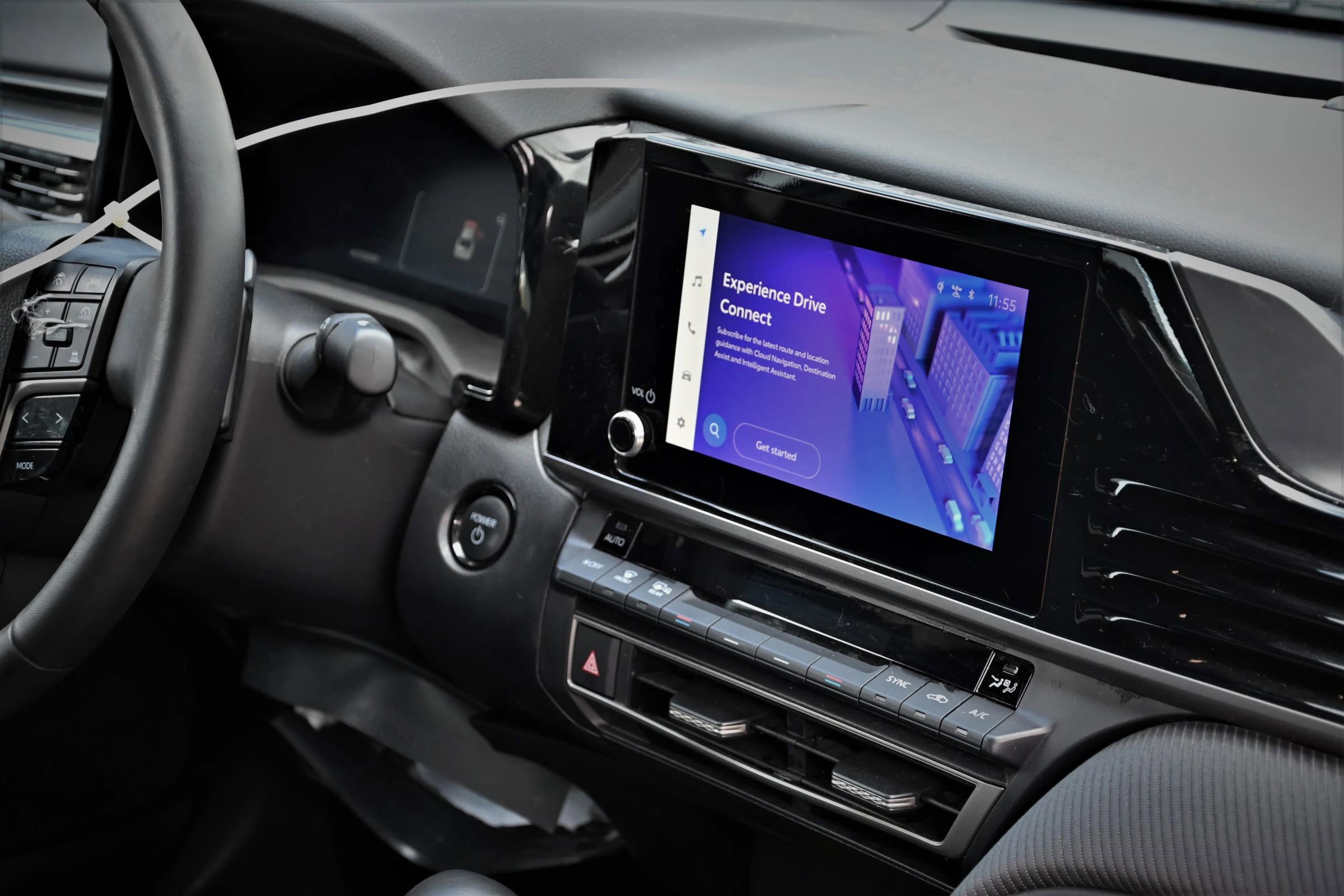 Used 2025 Toyota Camry SE image 12