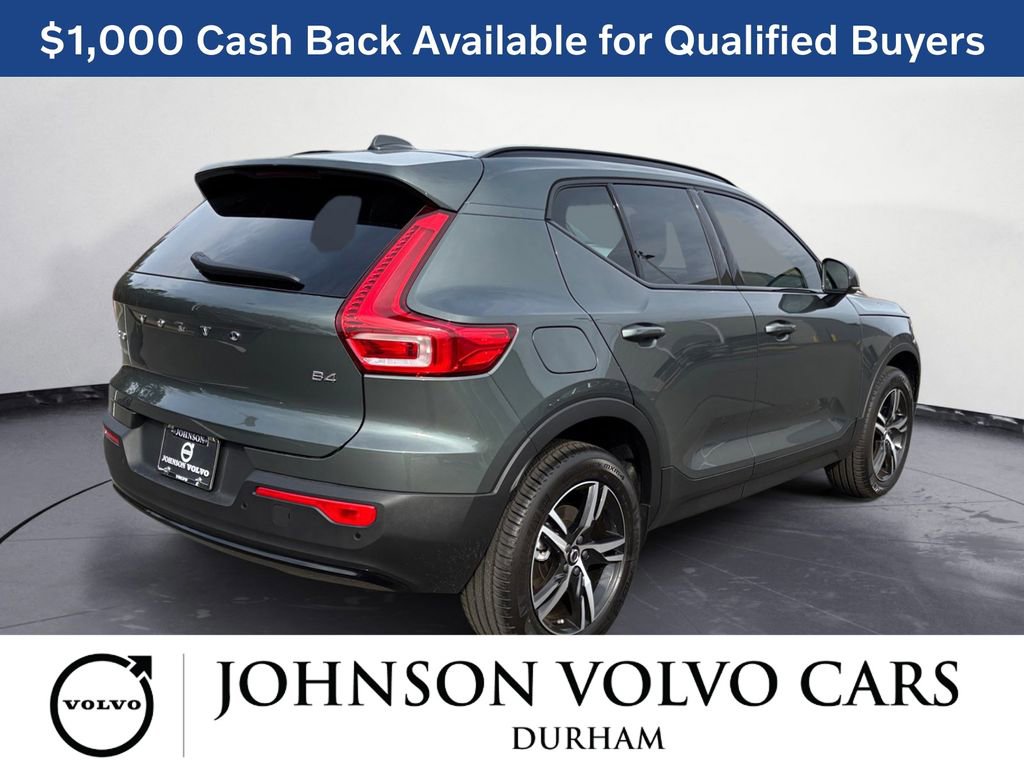 New 2026 Volvo XC40 B4 Core FWD image 3