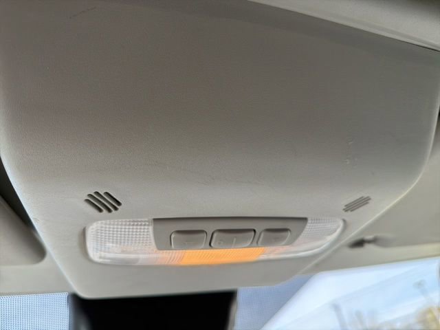 Used 2018 Ford Transit 250 130 Medium Roof RWD image 18