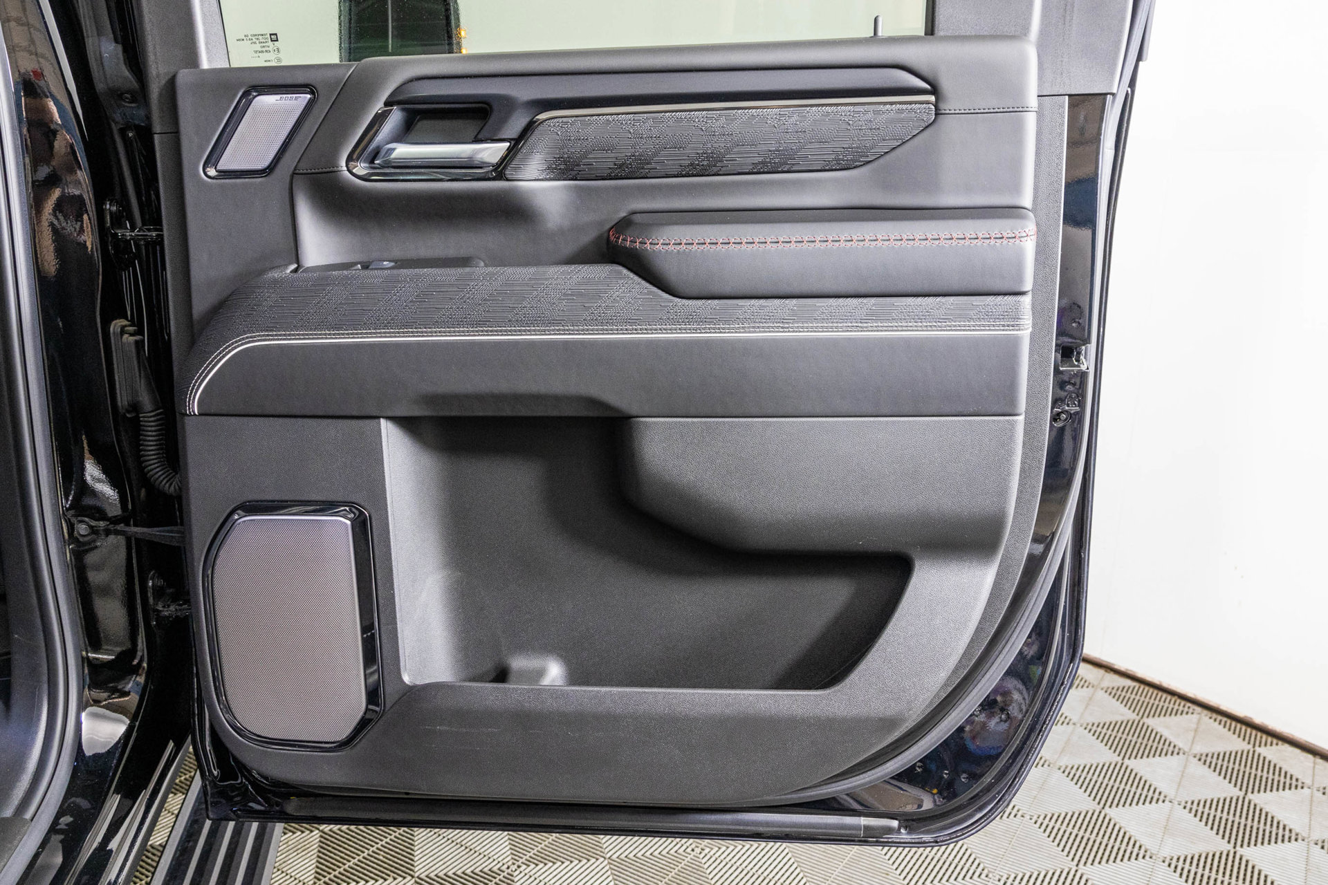 Used 2025 GMC Sierra 2500 AT4X AWD/4WD image 52
