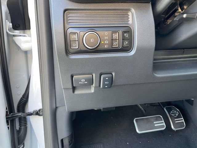 New 2026 Ford F250 Lariat w/ Black Appearance Package AWD/4WD image 15