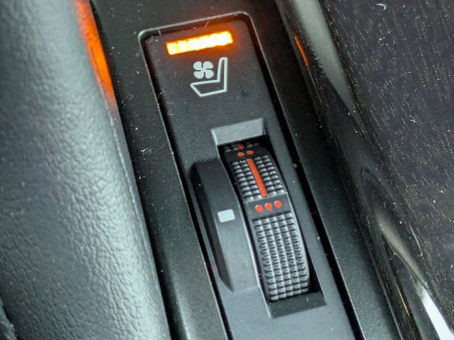 Used 2023 Lexus GX 460 Premium w/ Premium Package image 23