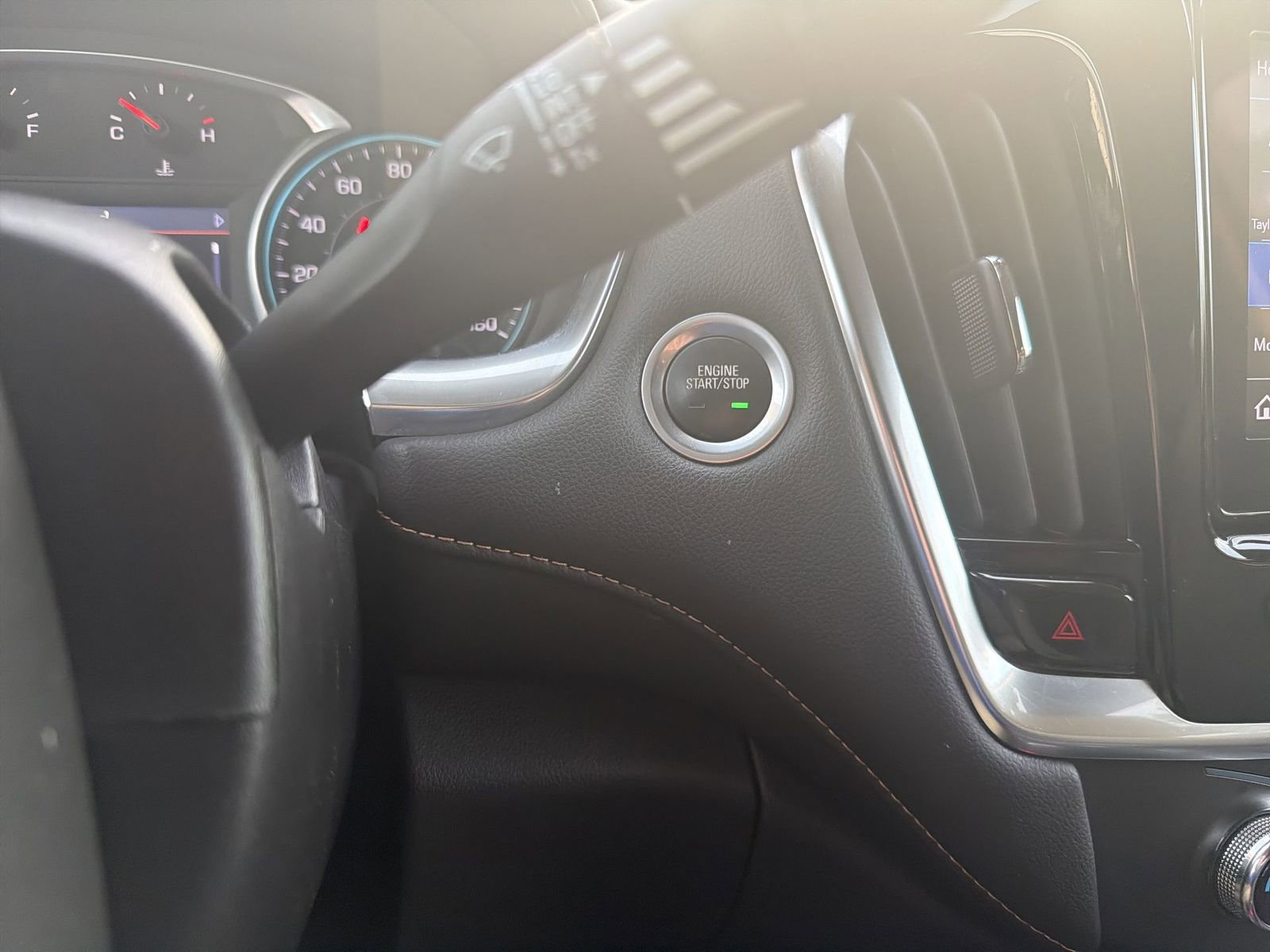 Used 2021 Chevrolet Traverse LT image 17