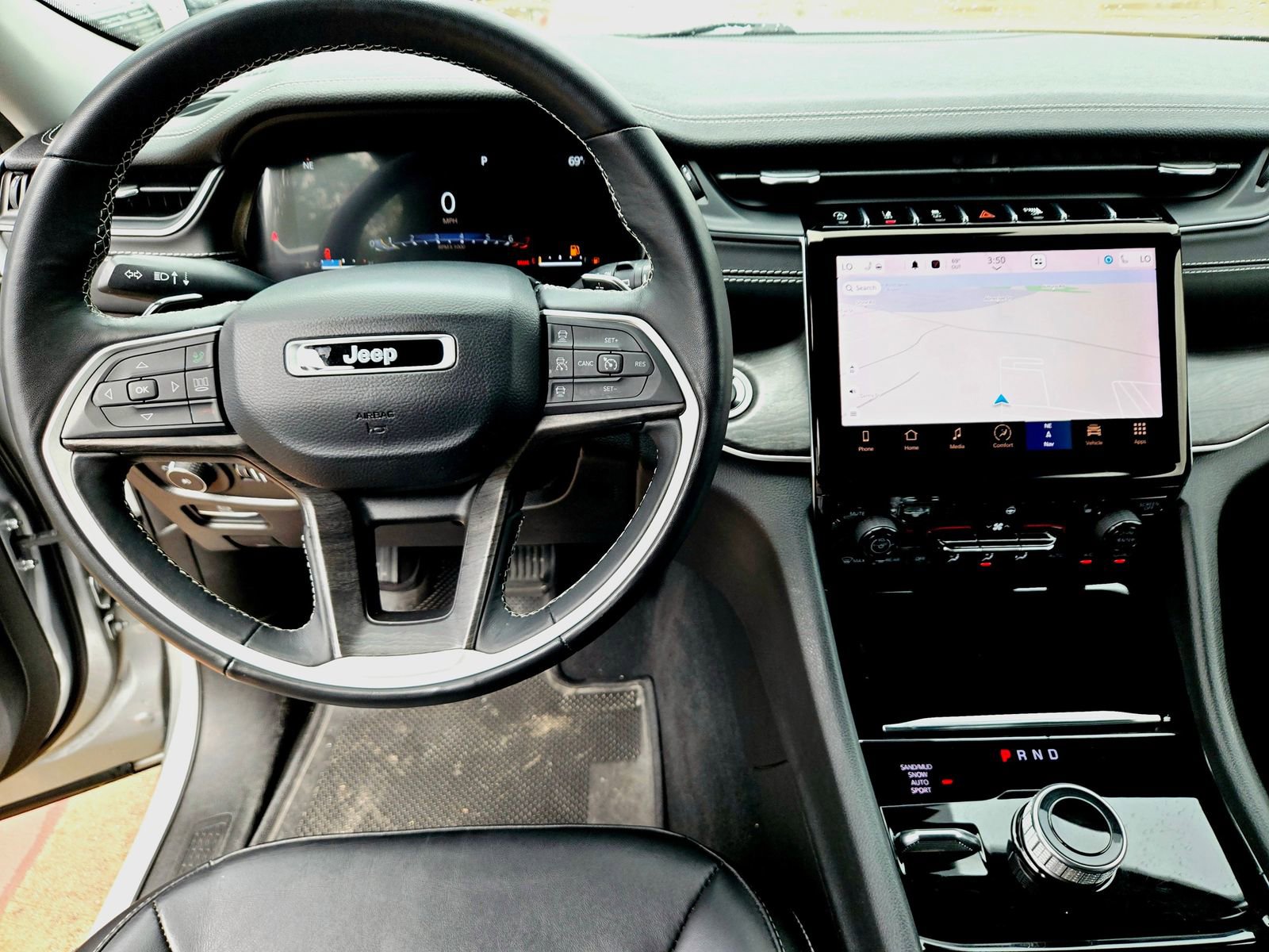Used 2022 Jeep Grand Cherokee L Limited AWD/4WD image 9