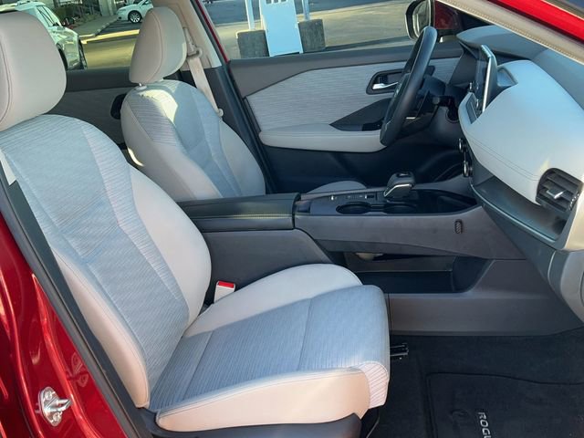 Used 2023 Nissan Rogue SV image 25