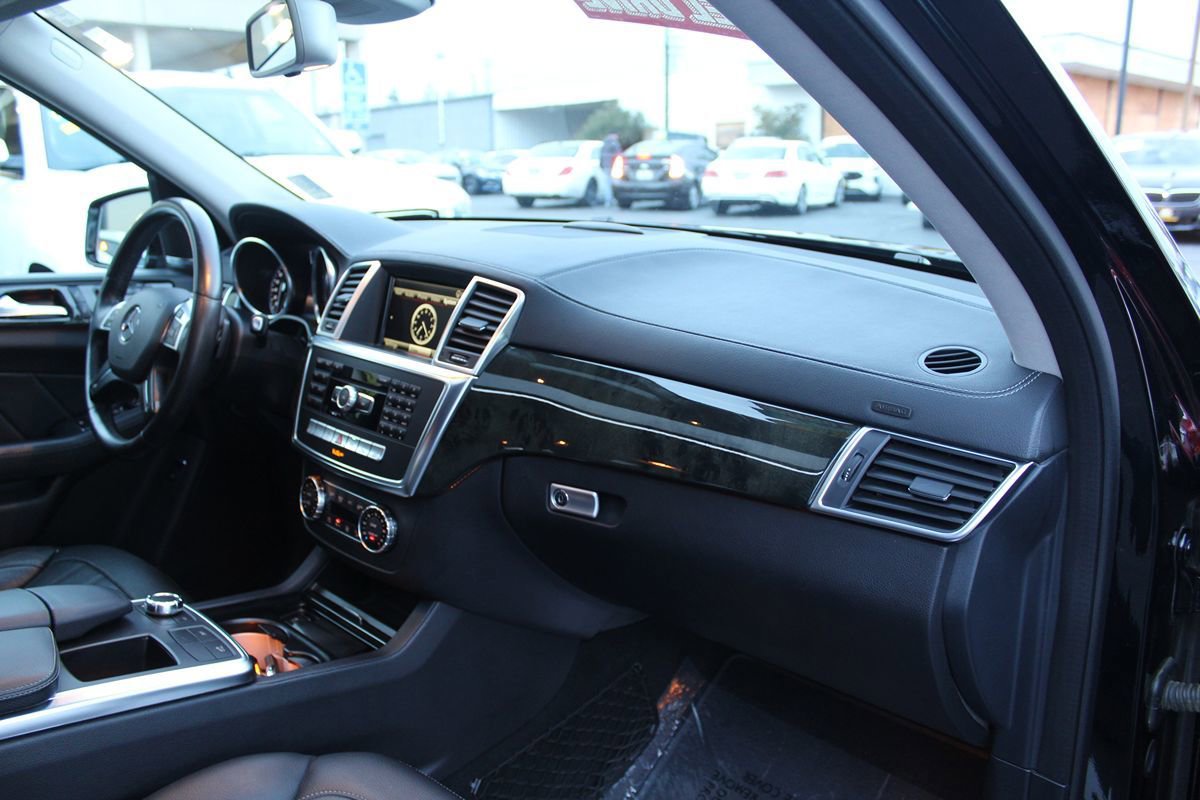 Used 2016 Mercedes-Benz GL 450 4MATIC image 22