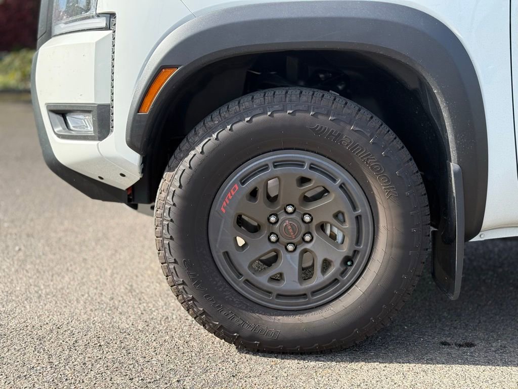 Used 2025 Nissan Frontier PRO-4X w/ Pro Convenience Package image 9