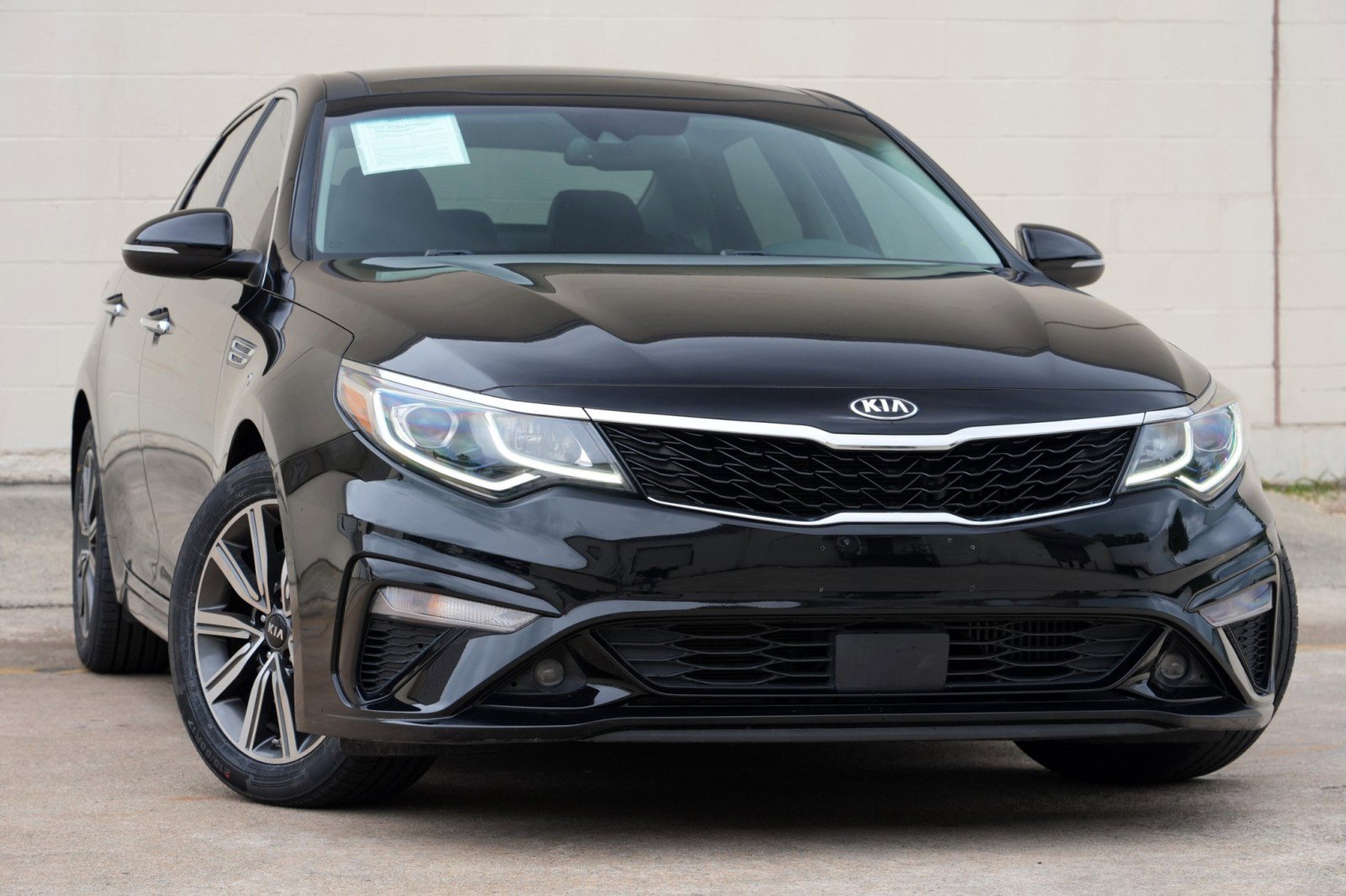 Used 2020 Kia Optima Premium FWD image 2