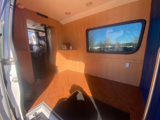 Used 2016 Freightliner Sprinter 3500 image 13
