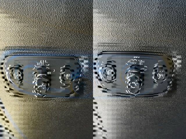 Used 2022 Chevrolet Equinox Premier FWD image 25