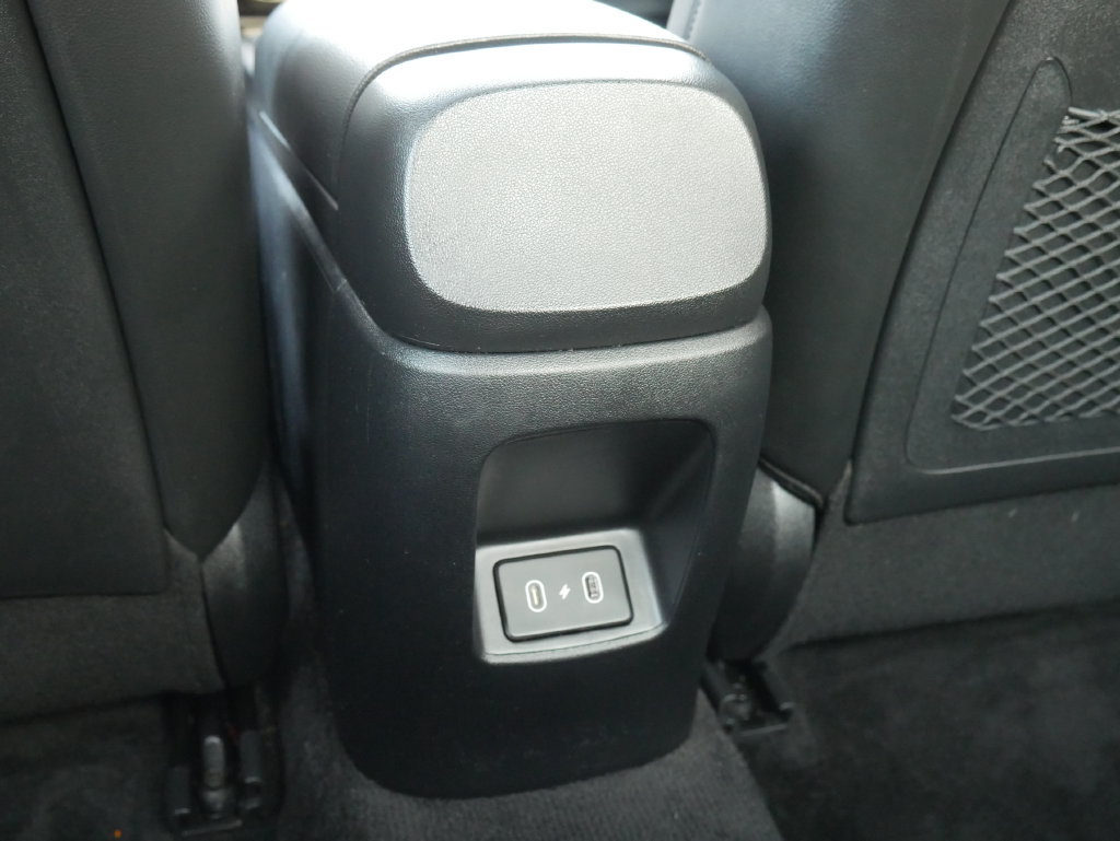 Used 2025 Hyundai Elantra Limited FWD image 27