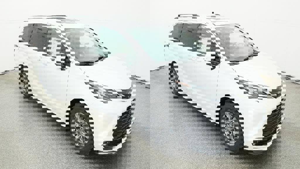 New 2026 Toyota Sienna XLE image 5