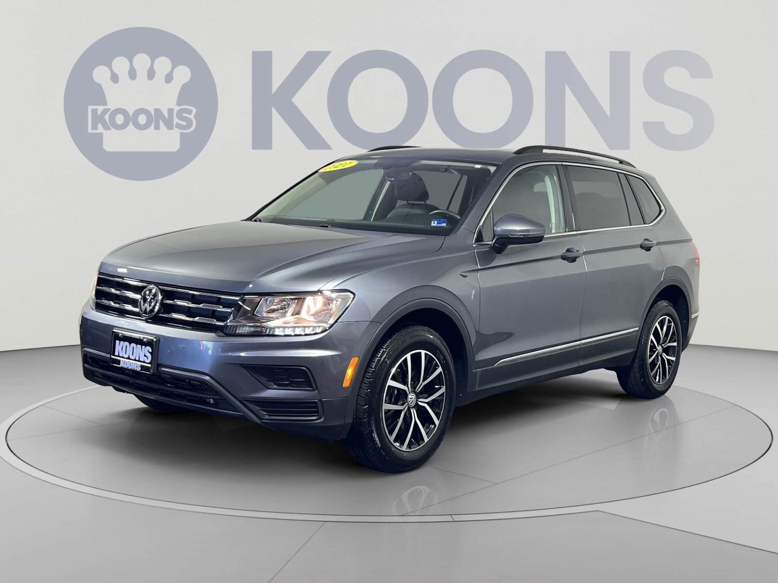 Used 2021 Volkswagen Tiguan SE w/ Panoramic Sunroof Package AWD/4WD image 1