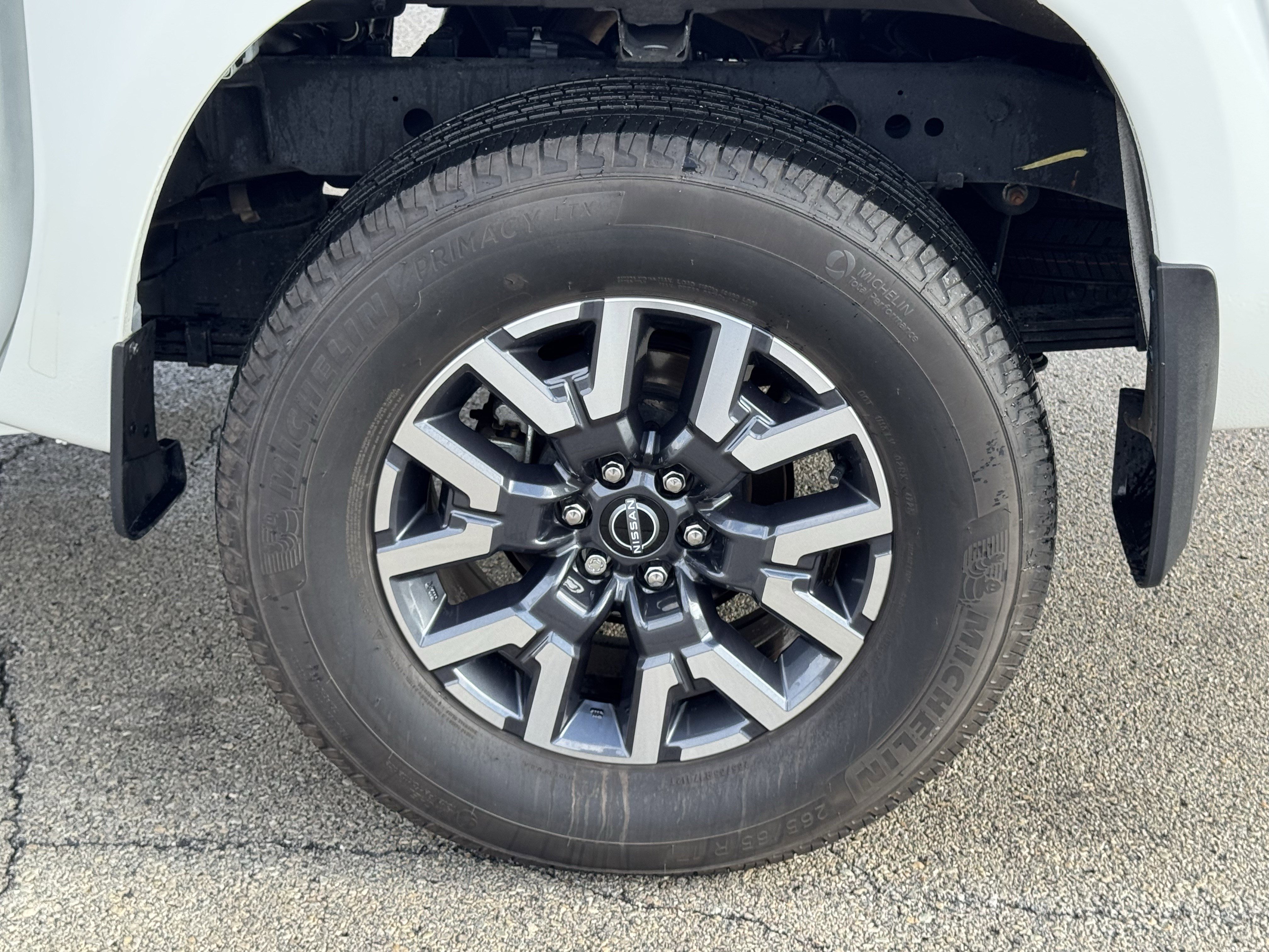 Used 2024 Nissan Frontier SL w/ Technology Package image 47