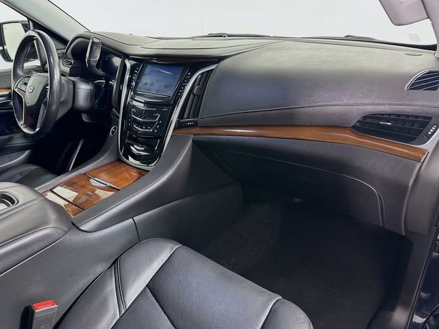 Used 2020 Cadillac Escalade ESV Luxury image 34