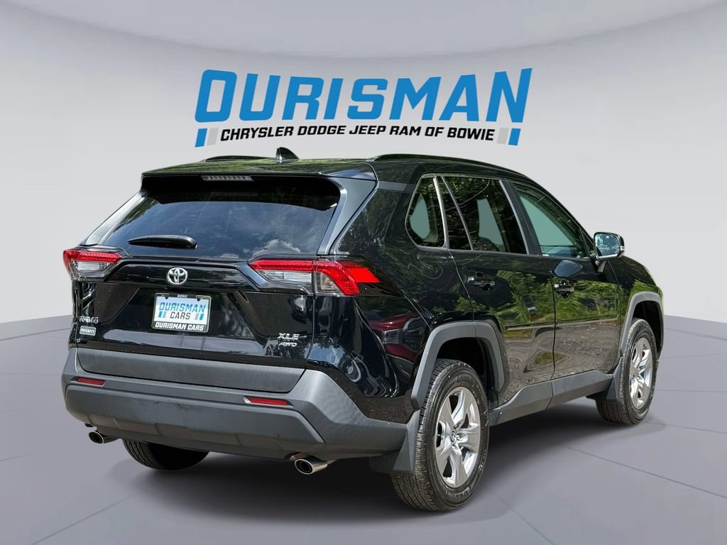 Used 2022 Toyota RAV4 XLE w/ Convenience Package AWD/4WD image 2