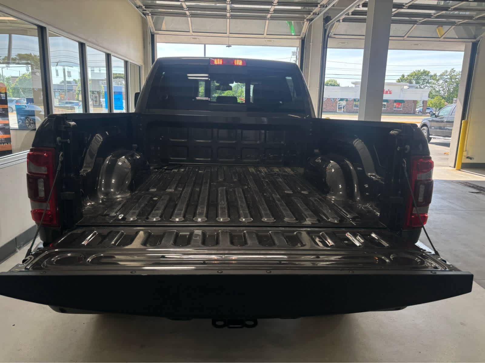 Used 2024 RAM 2500 Laramie AWD/4WD image 17