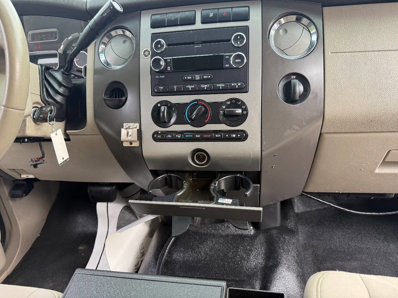 Used 2014 Ford Expedition XL RWD image 20