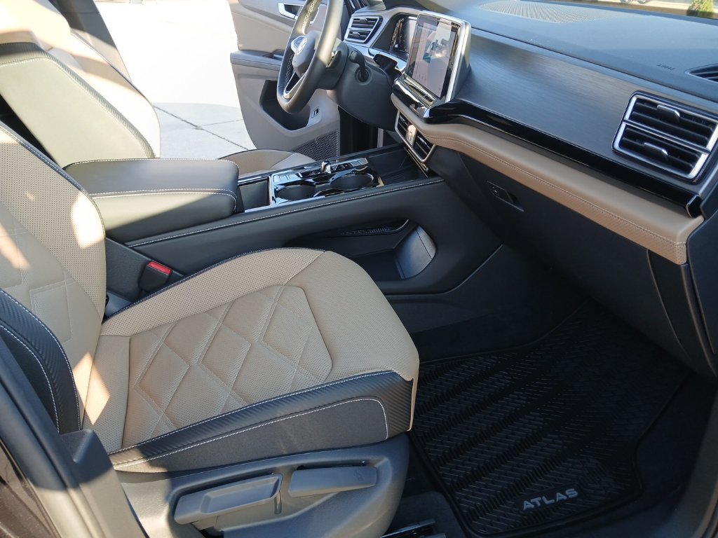 New 2026 Volkswagen Atlas Cross Sport SE FWD image 25