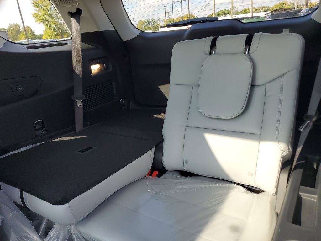 New 2026 Ford Explorer Platinum image 8