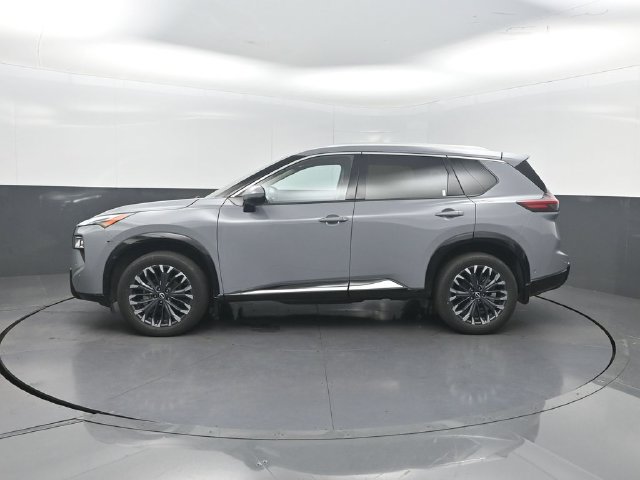 Used 2024 Nissan Rogue Platinum FWD image 3