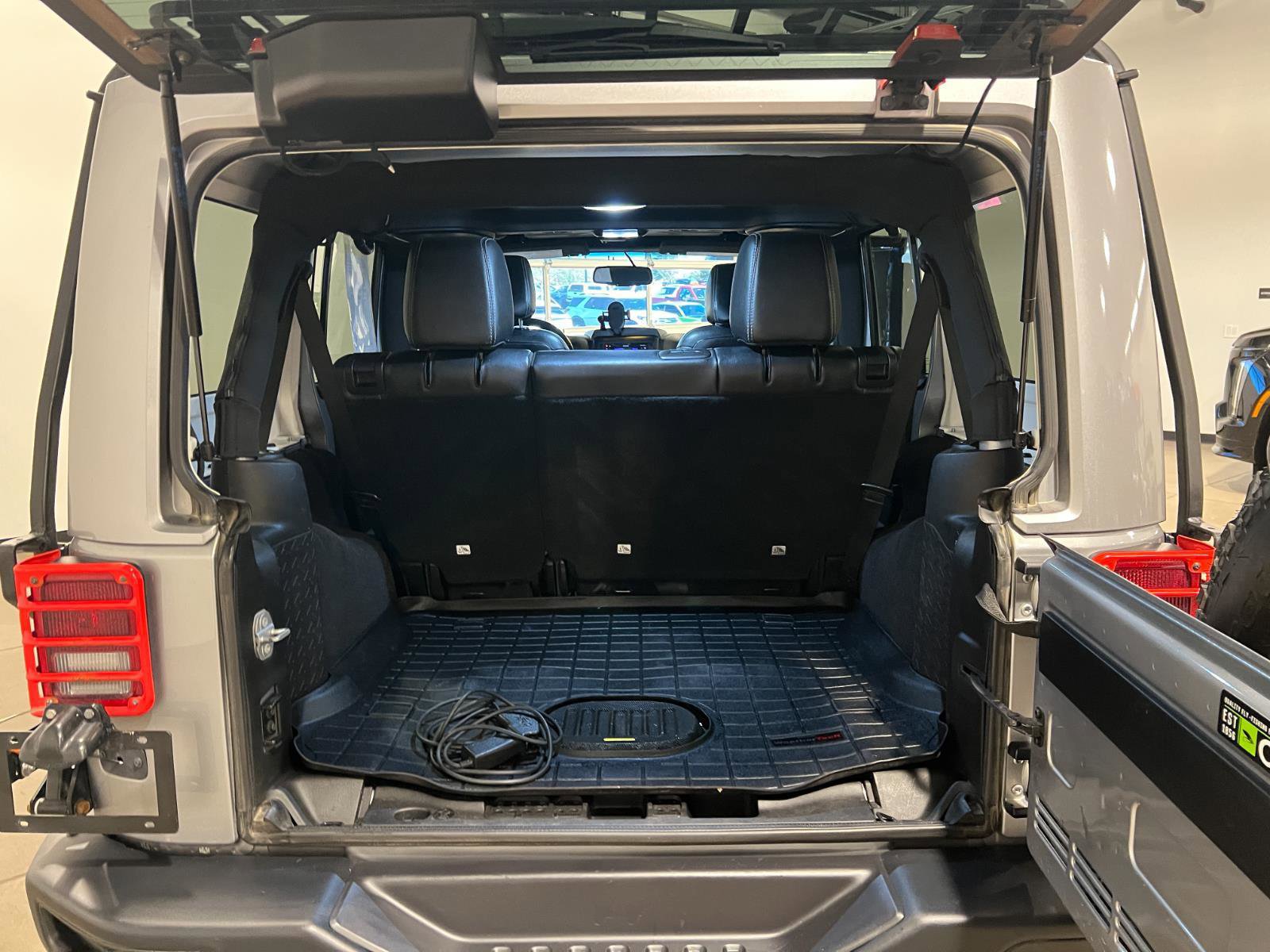 Used 2017 Jeep Wrangler Unlimited Rubicon image 27