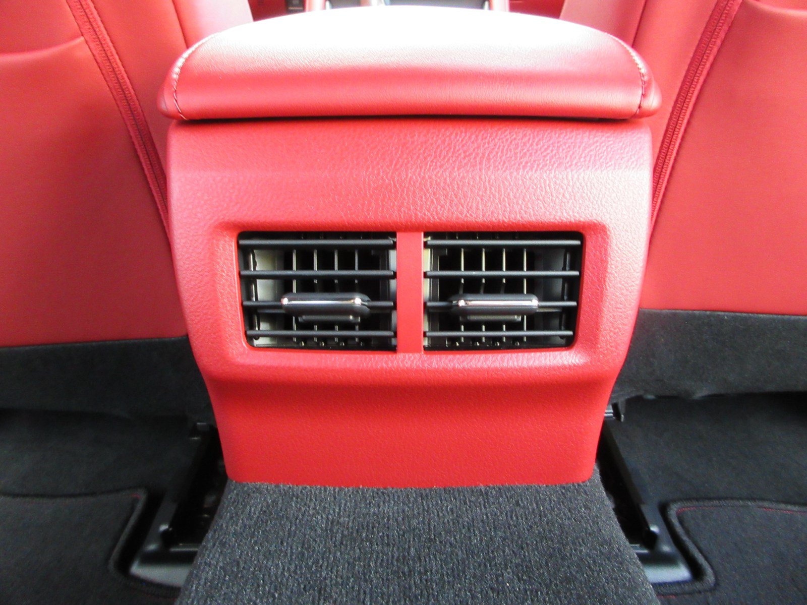 Used 2025 Lexus IS 500 RWD image 22