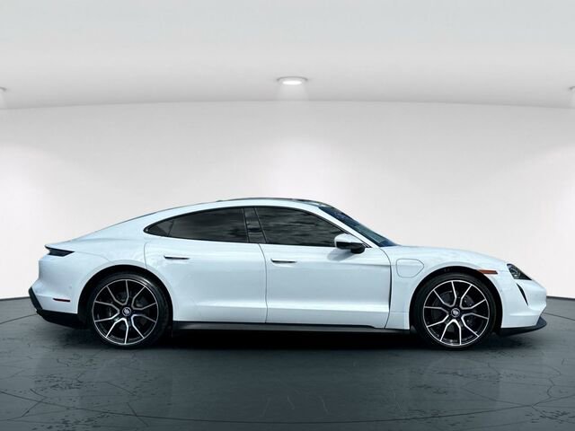 Used 2023 Porsche Taycan image 7