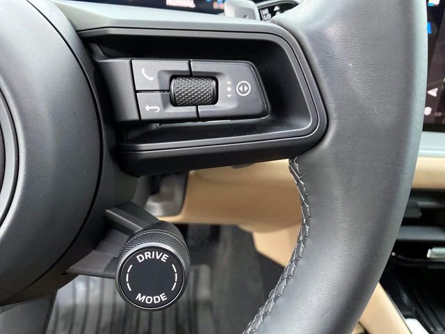 Used 2024 Porsche Cayenne image 19