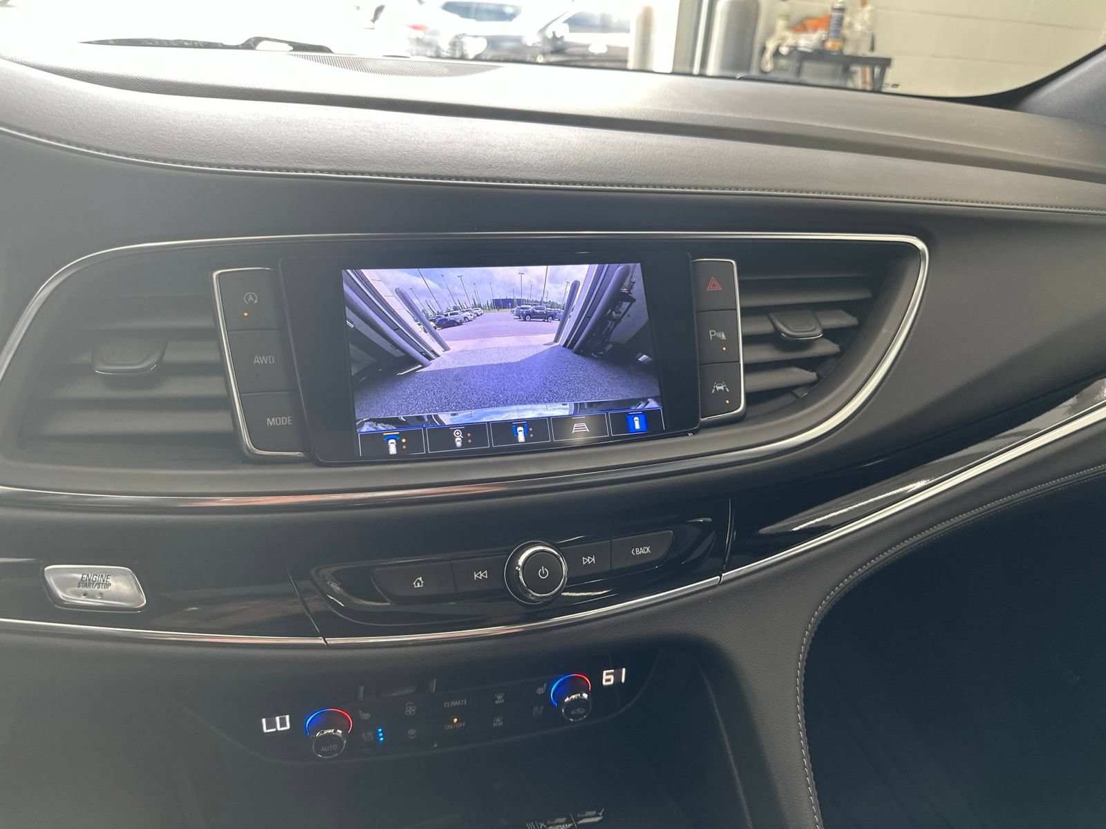 Used 2023 Buick Enclave Avenir w/ Avenir Technology Package AWD/4WD image 31